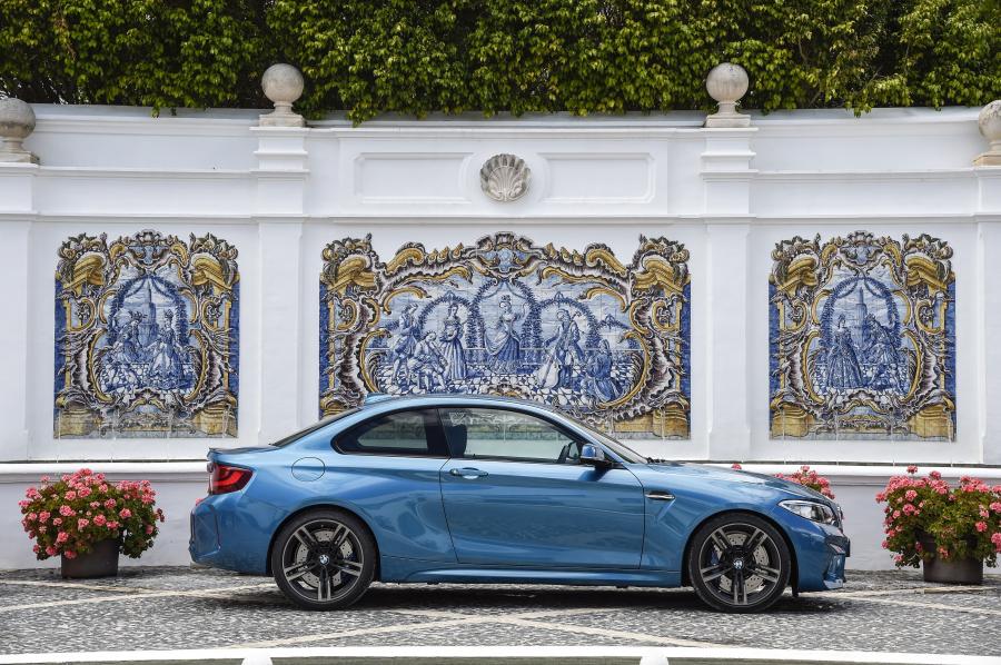 BMW M2 Coupe 2016 года  (UK) (фото 5 из 40)